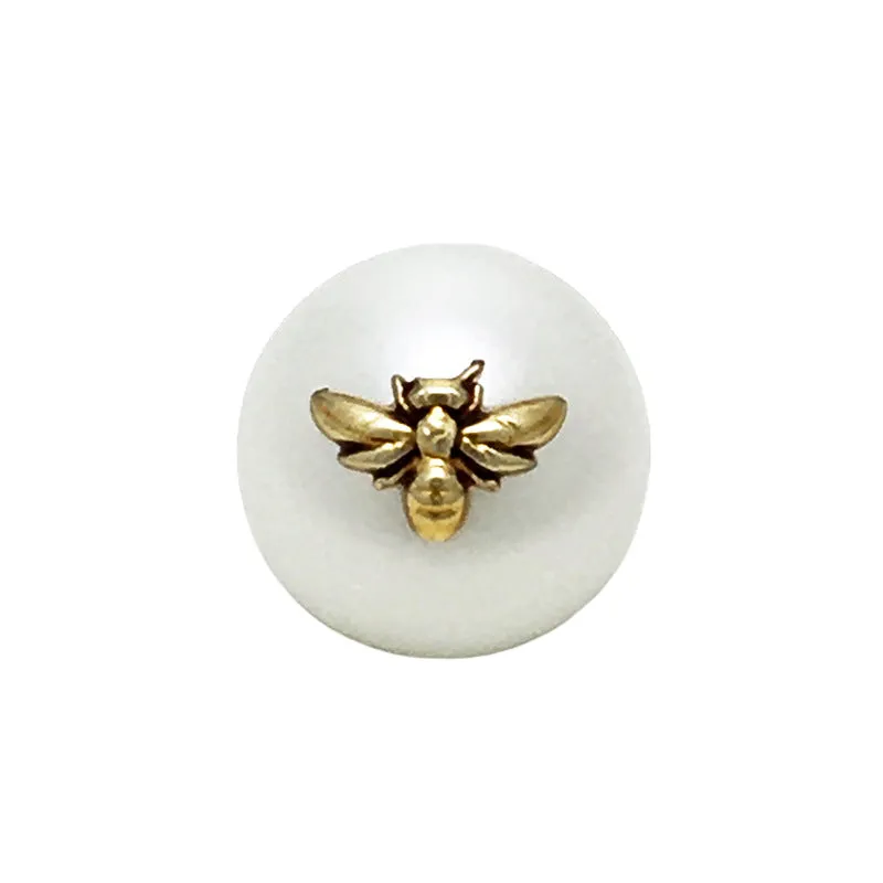 11mm Exquisite Black and White Pearl Bee Buttons with Loop 20pcs