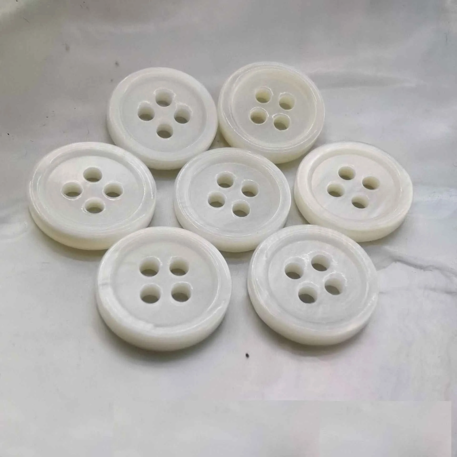 14L-40L Black White Freshwater Shell Buttons for Sewing 99 Pack