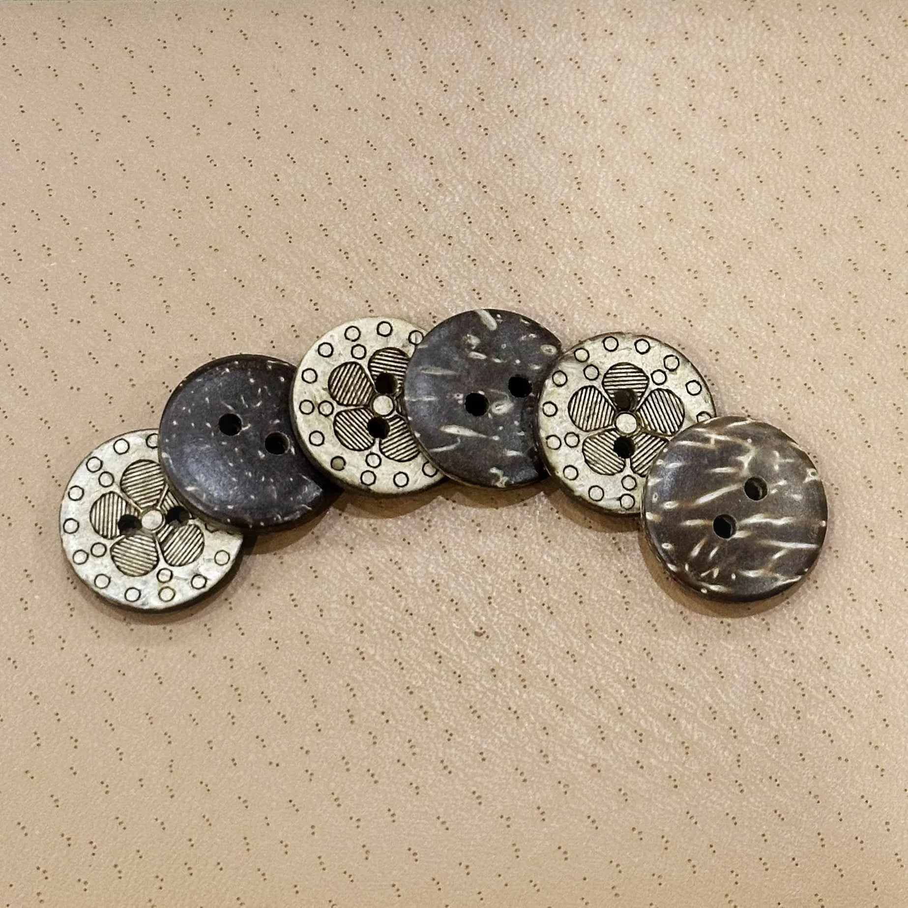 20mm Round Coconut Shell Buttons with Laser-Engraved Floral 200PCS