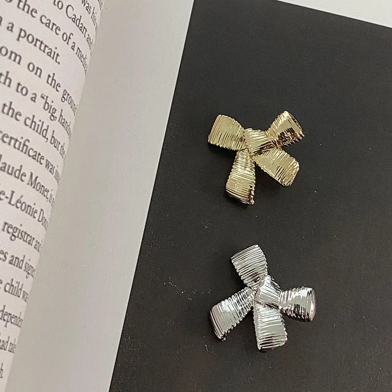 21mm Striped Bow Metal Button 12 Pack (Gold and Silver)