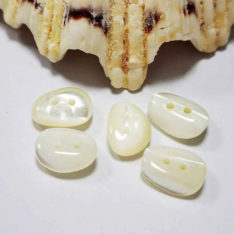 24L (15mm) Irregular-Shape Mother of Pearl Shell Buttons 99 Pack
