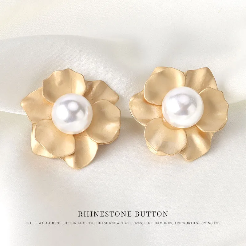 29mm Golden Lotus-Shaped Pearl Metal Button with Shank 2pcs