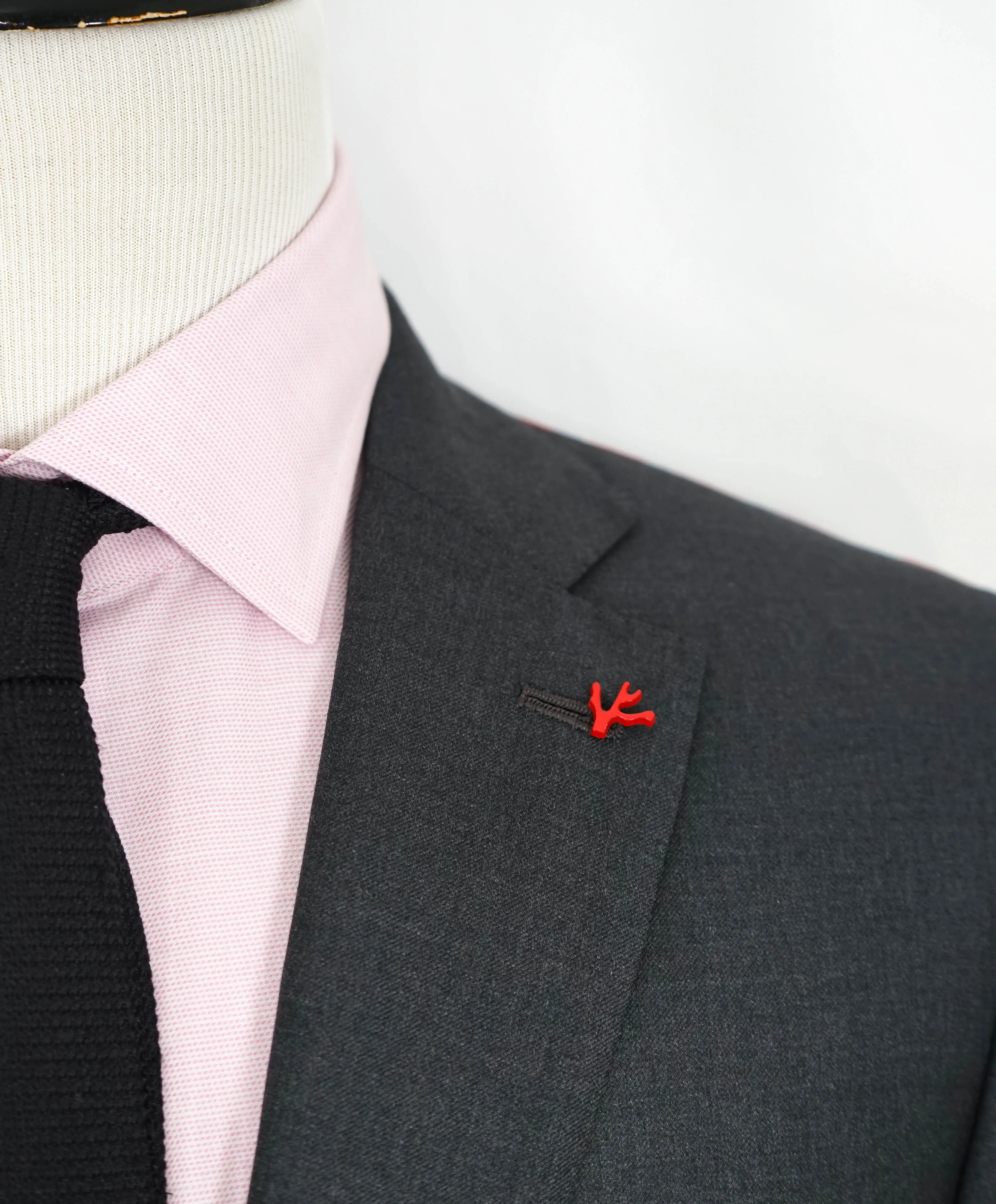$3,750 ISAIA - Gray "AQUASPIDER" *CLOSET STAPLE* Coral Pin Suit - 40S