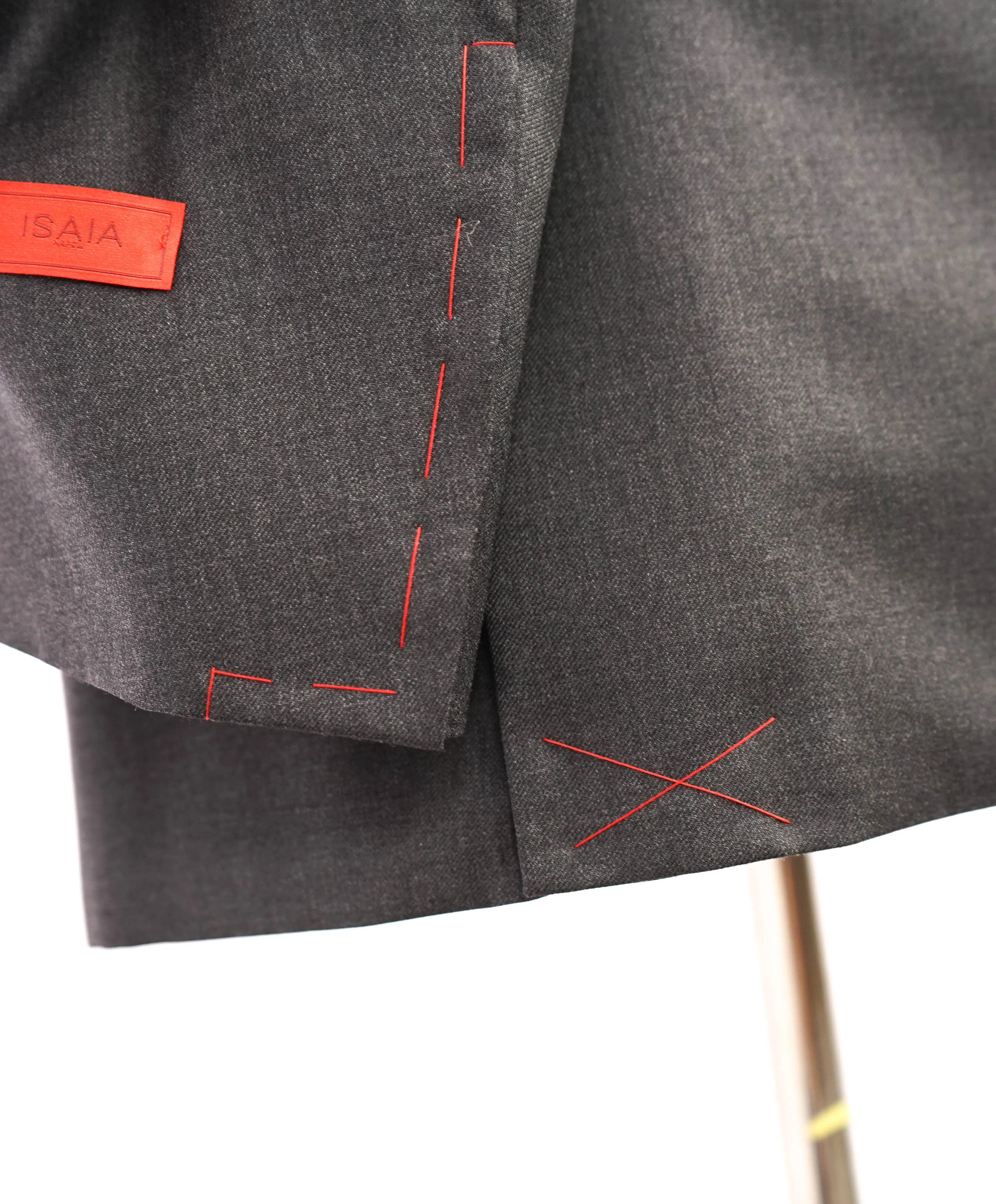 $3,750 ISAIA - Gray "AQUASPIDER" *CLOSET STAPLE* Coral Pin Suit - 40S
