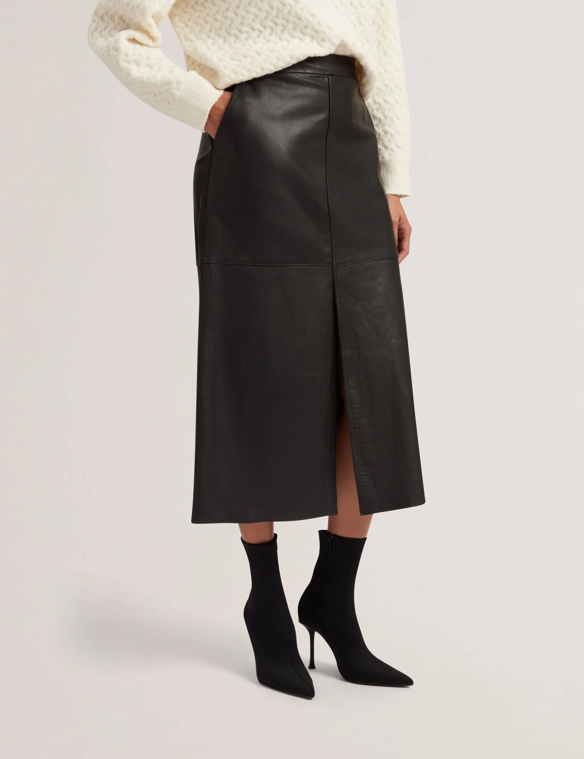AOTO | BLACK
