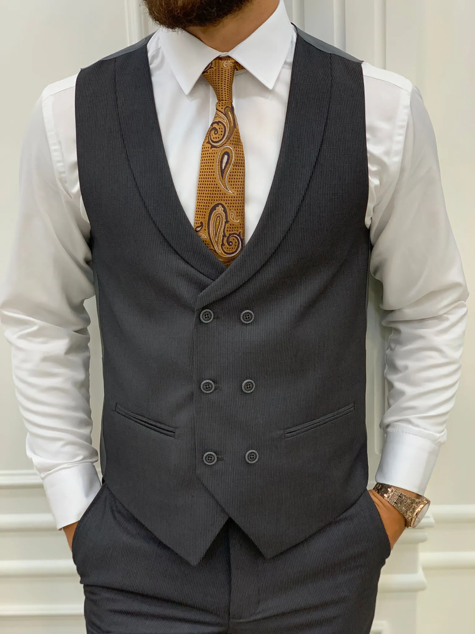 Austin Dark Gray Slim Fit Peak Lapel Suit - Elegant Three-Piece Ensemble
