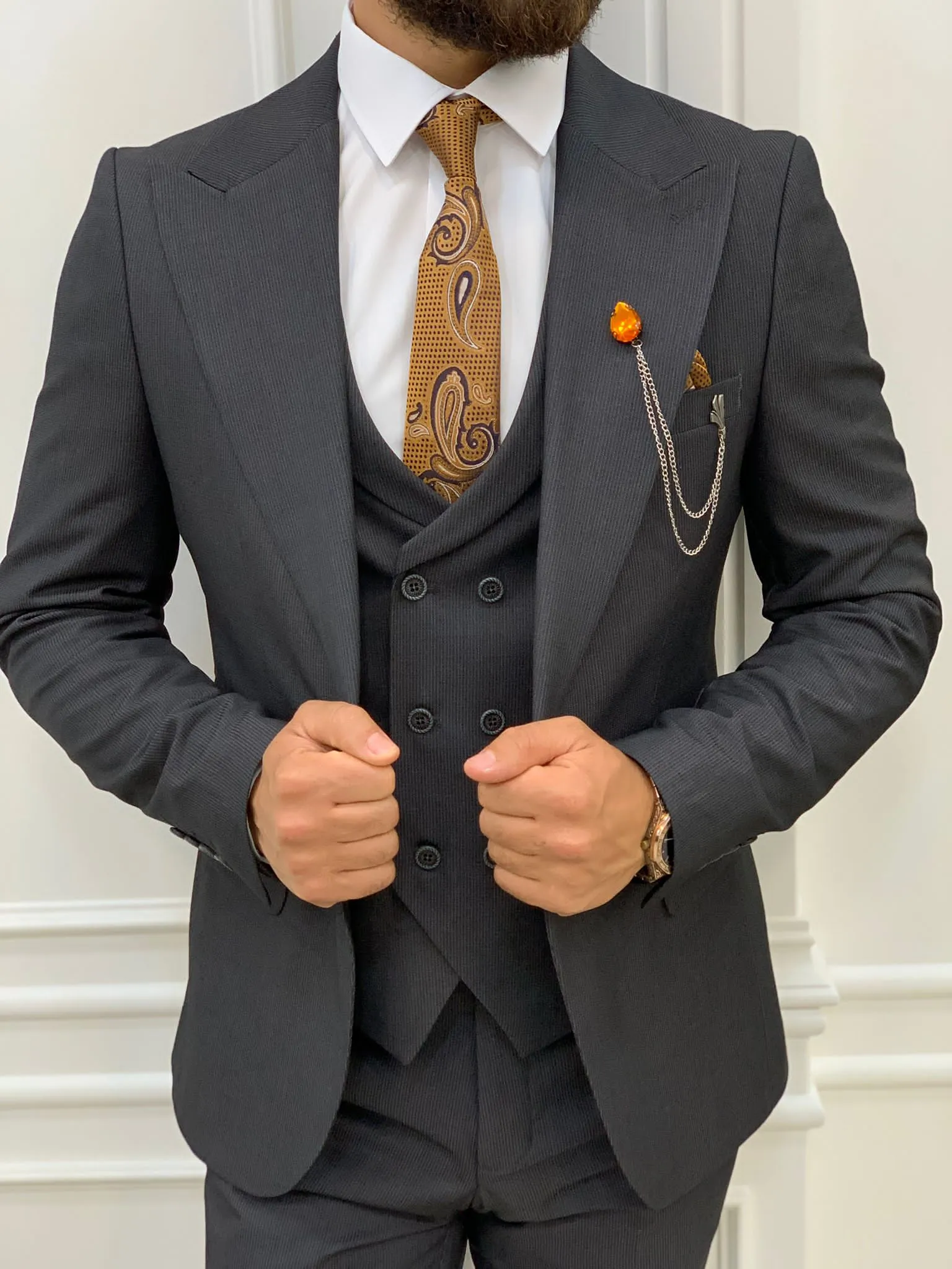 Austin Dark Gray Slim Fit Peak Lapel Suit - Elegant Three-Piece Ensemble
