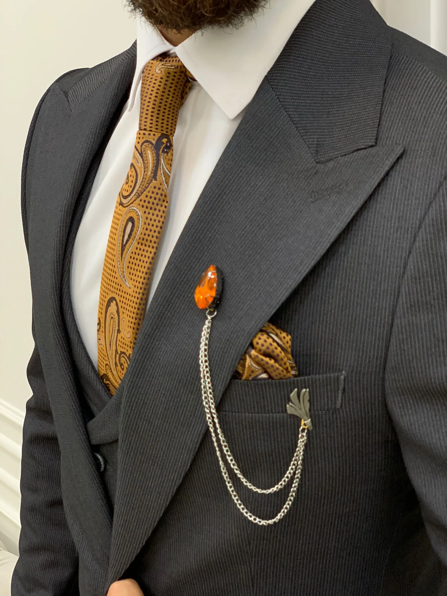 Austin Dark Gray Slim Fit Peak Lapel Suit - Elegant Three-Piece Ensemble