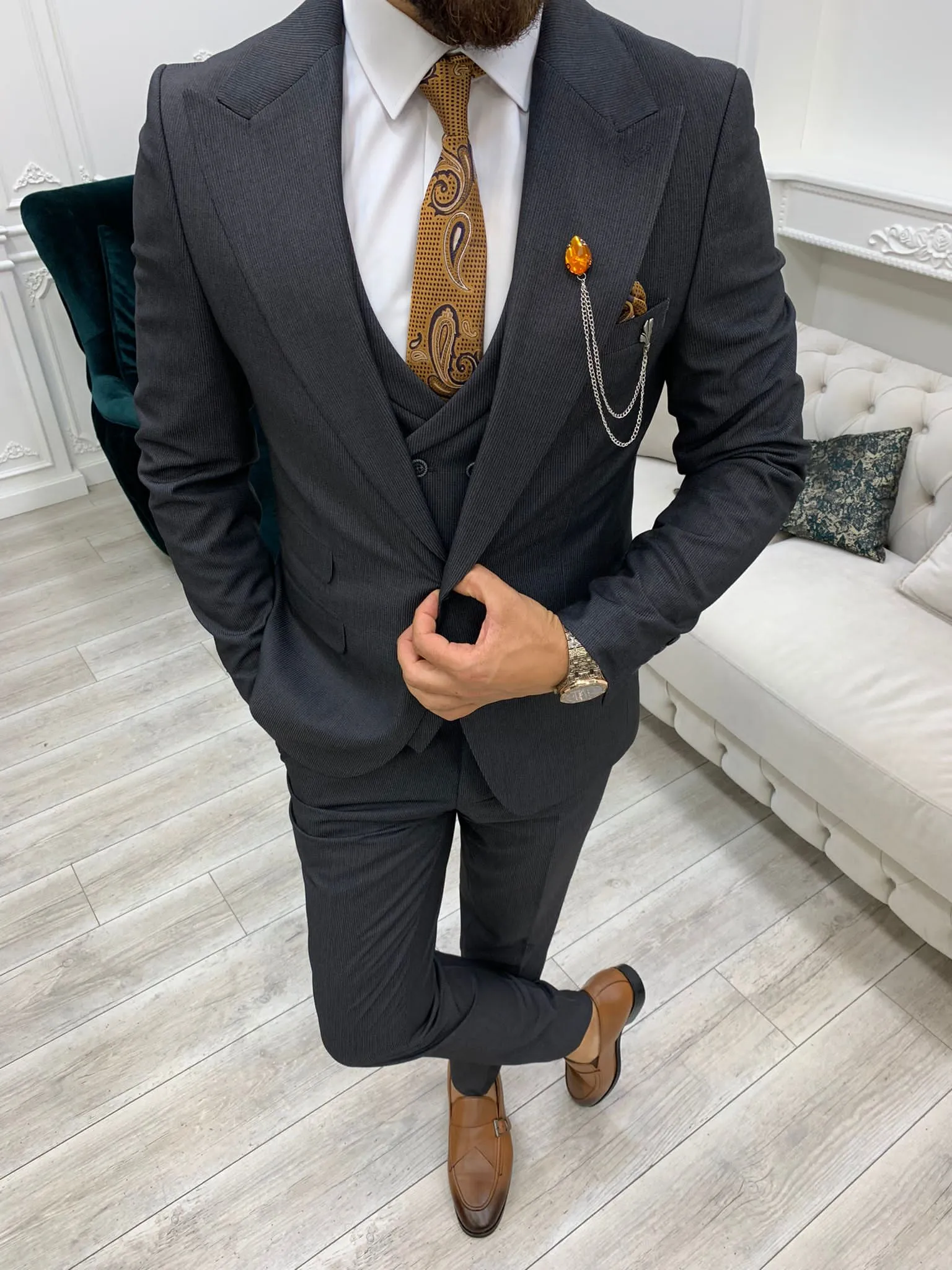 Austin Dark Gray Slim Fit Peak Lapel Suit - Elegant Three-Piece Ensemble