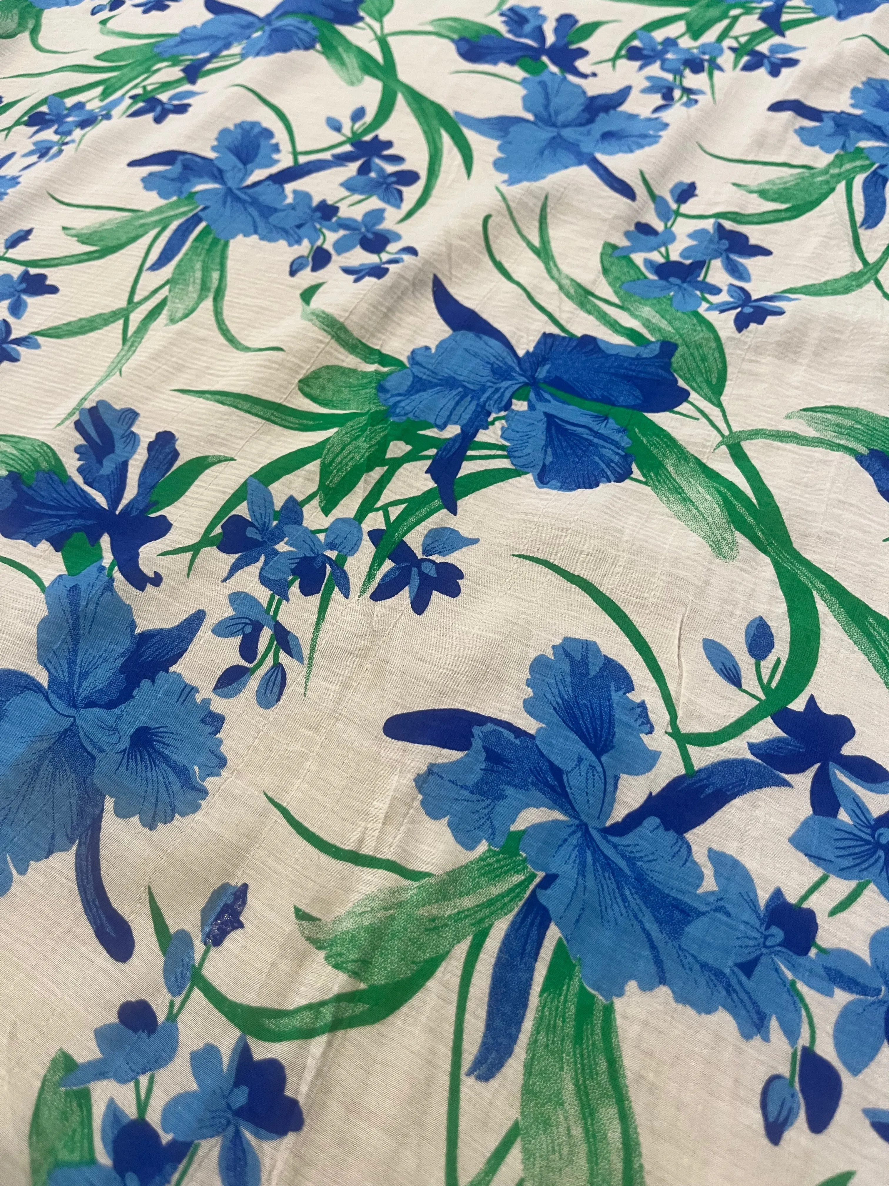 B01 colette 003 viscose with blue/green flowers