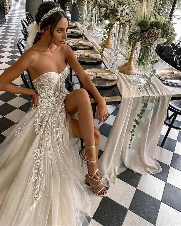Beach Wedding Dresses For Bride Elegant Lace Boho Wedding Gowns Strapless Sleeveless High Split Princess Bride Dresses