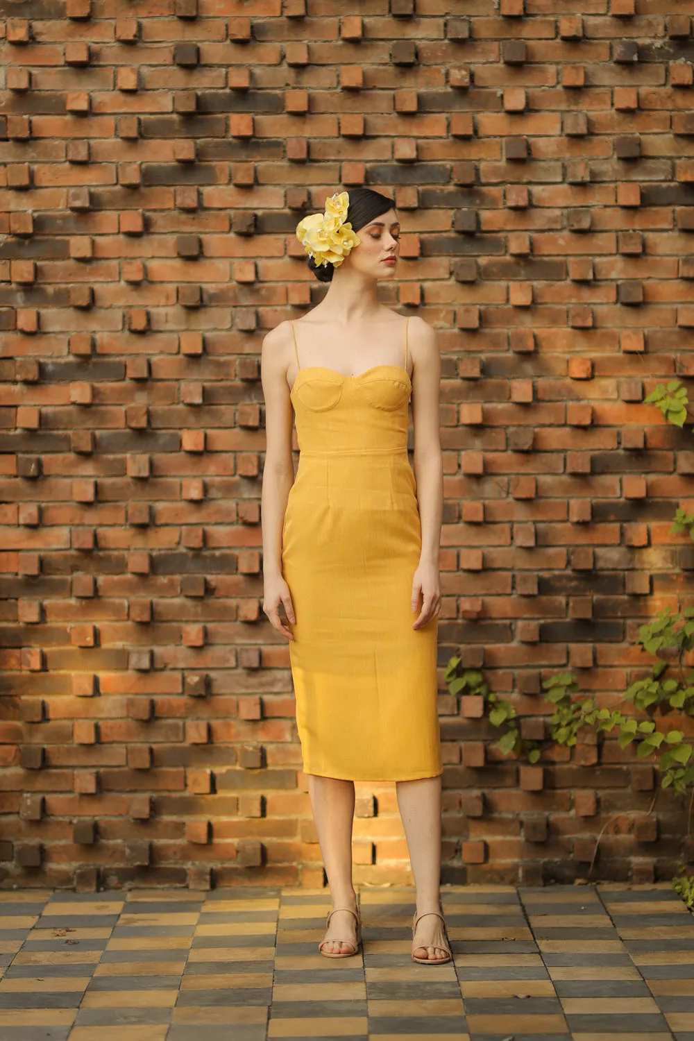 CHIQUITA Sweetheart Midi Dress with Thin Straps (Yellow Chambray)