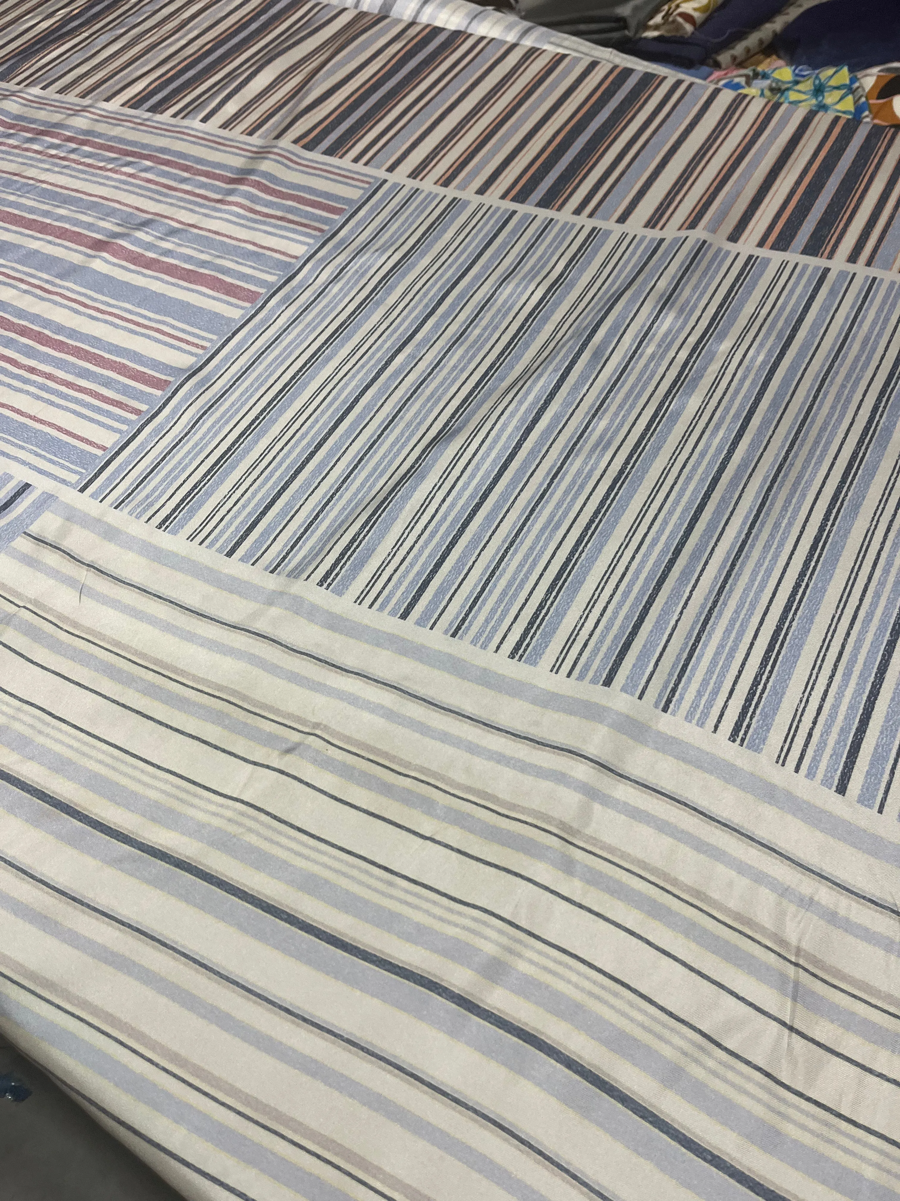 D01 CLUB 520 silk with patchwork of stripes