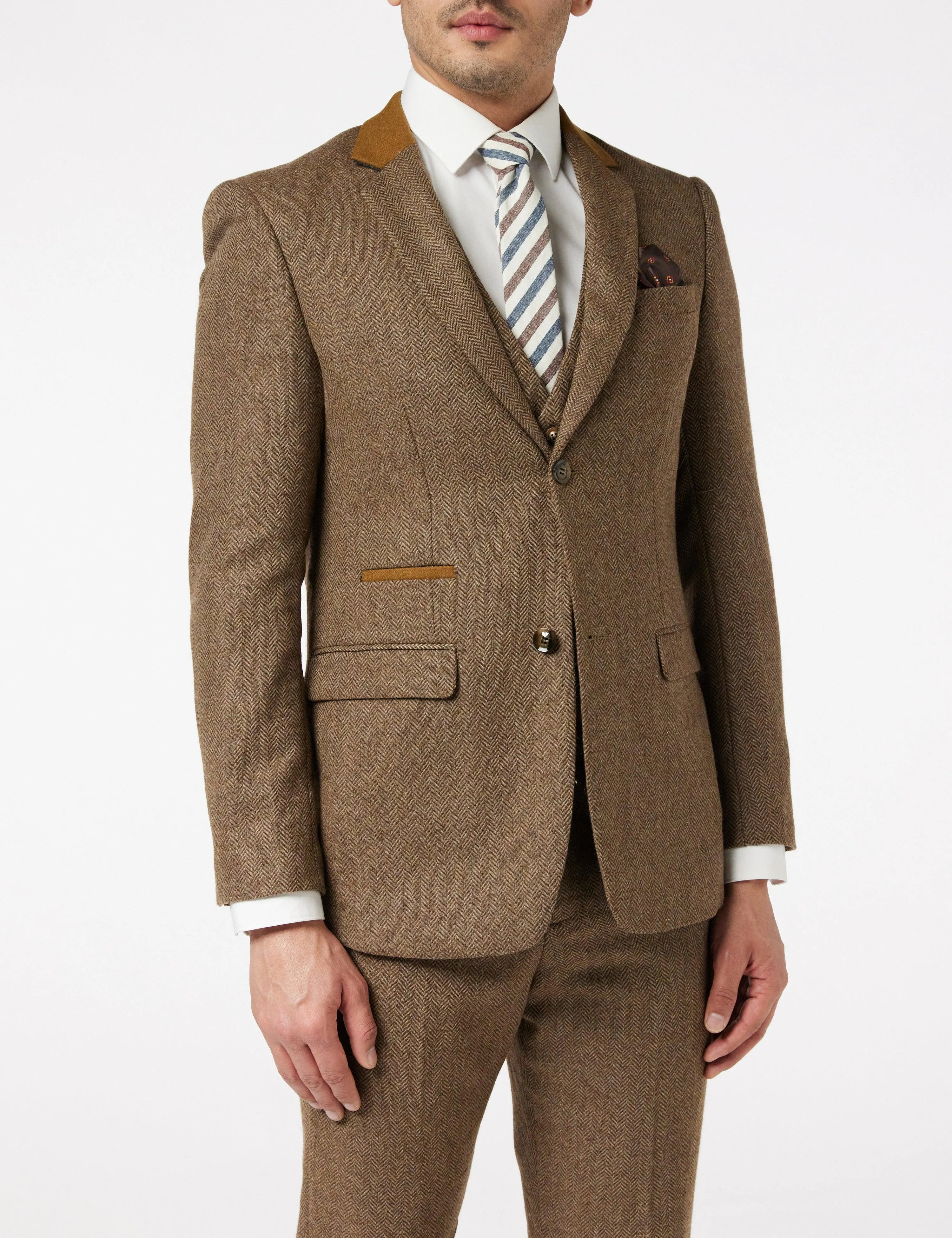 HERRINGBONE TWEED SUIT IN TAN