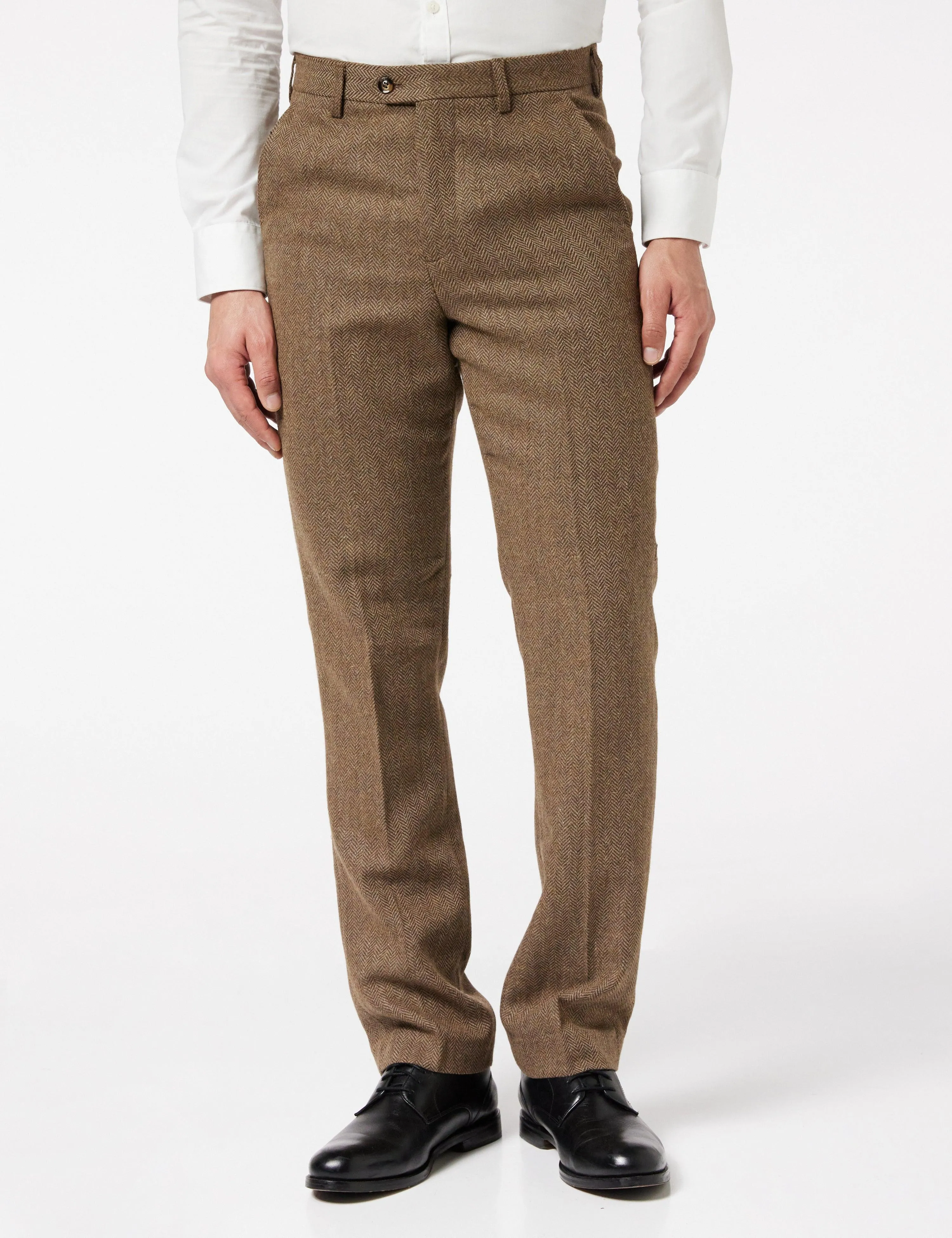 HERRINGBONE TWEED SUIT IN TAN