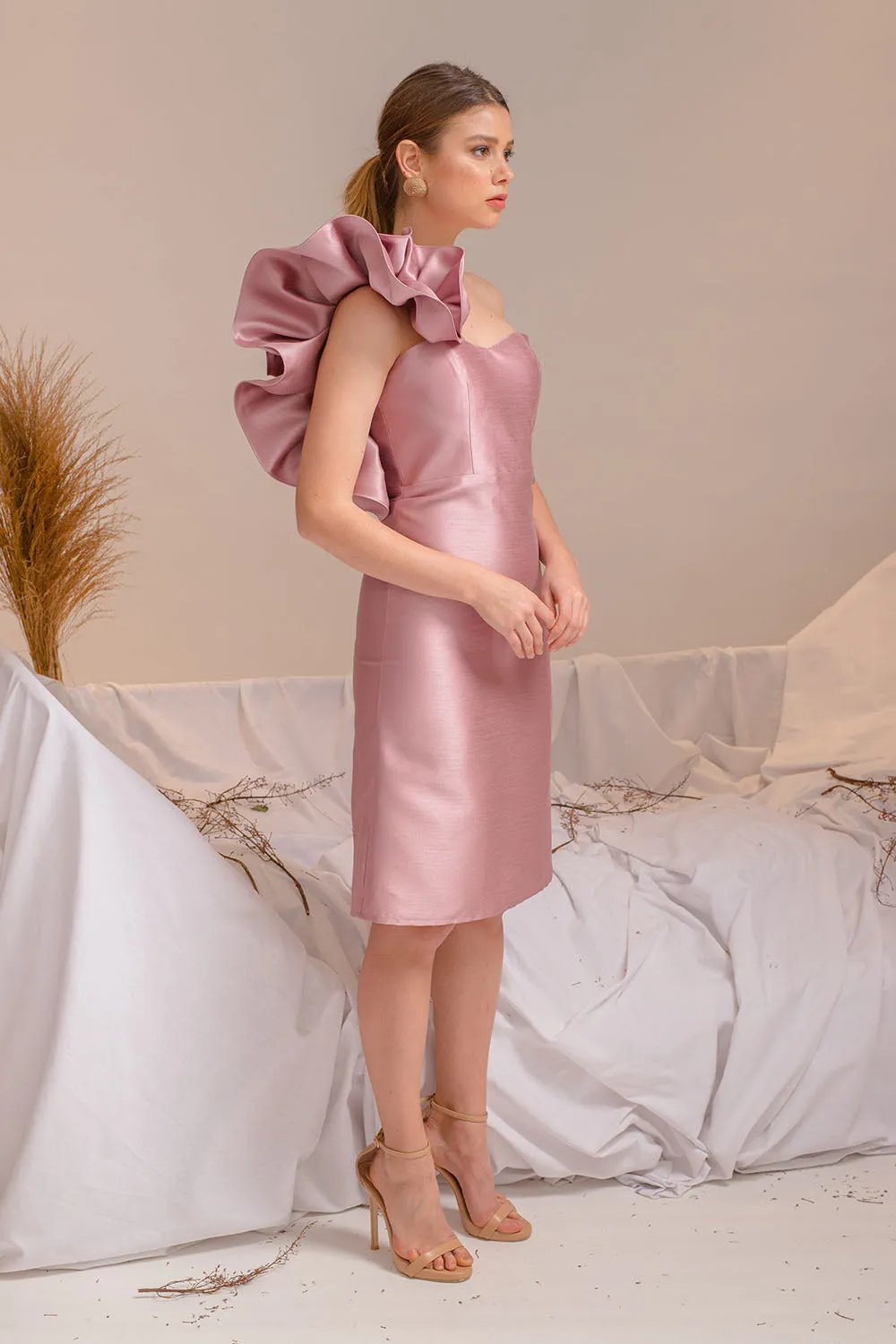 I DO BY ZOO CATALONIA Sweetheart Cut Midi with Oversize Ruffle on Shoulder  (Old Rose Gazar)