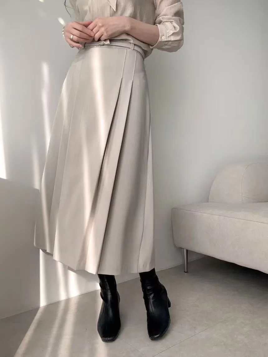 Pleated A-line skirt