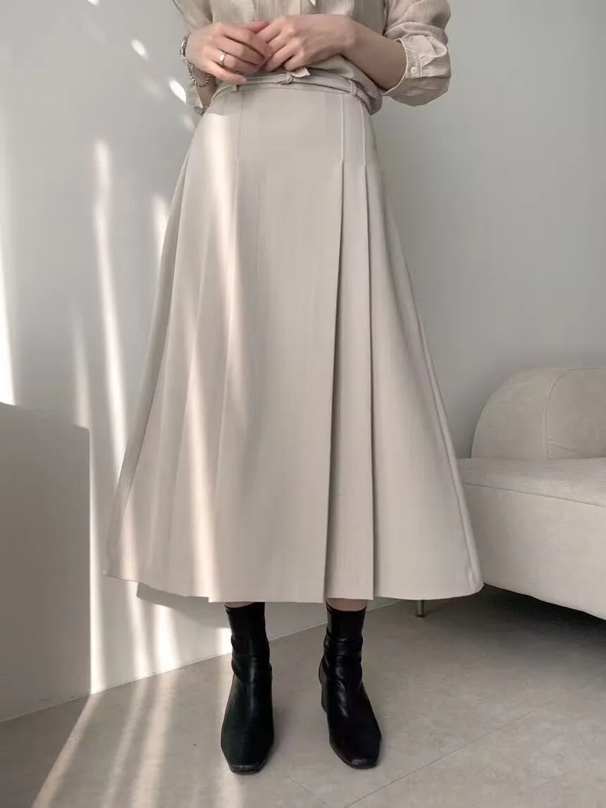 Pleated A-line skirt